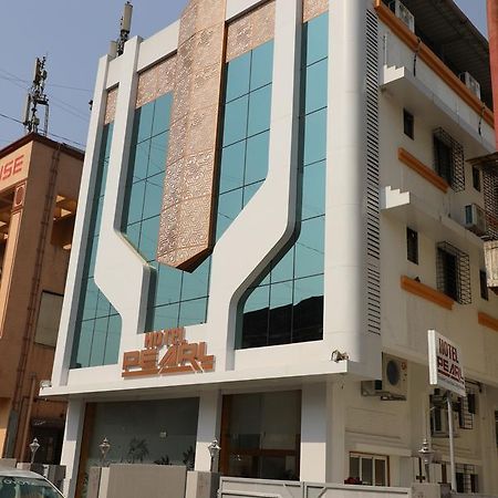 Hotel Pearl Νάβι Μουμπάι Εξωτερικό φωτογραφία