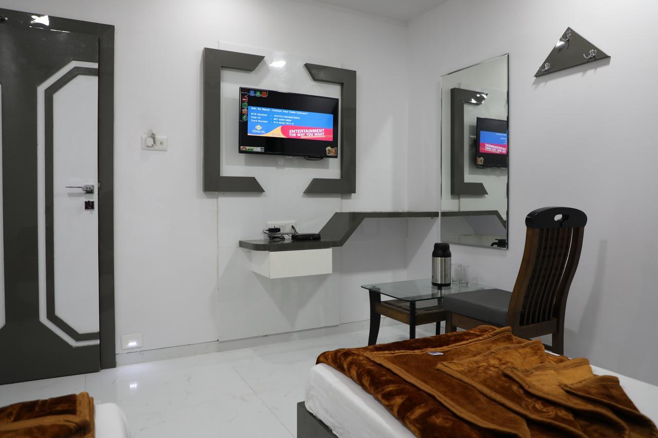 Hotel Pearl Νάβι Μουμπάι Εξωτερικό φωτογραφία